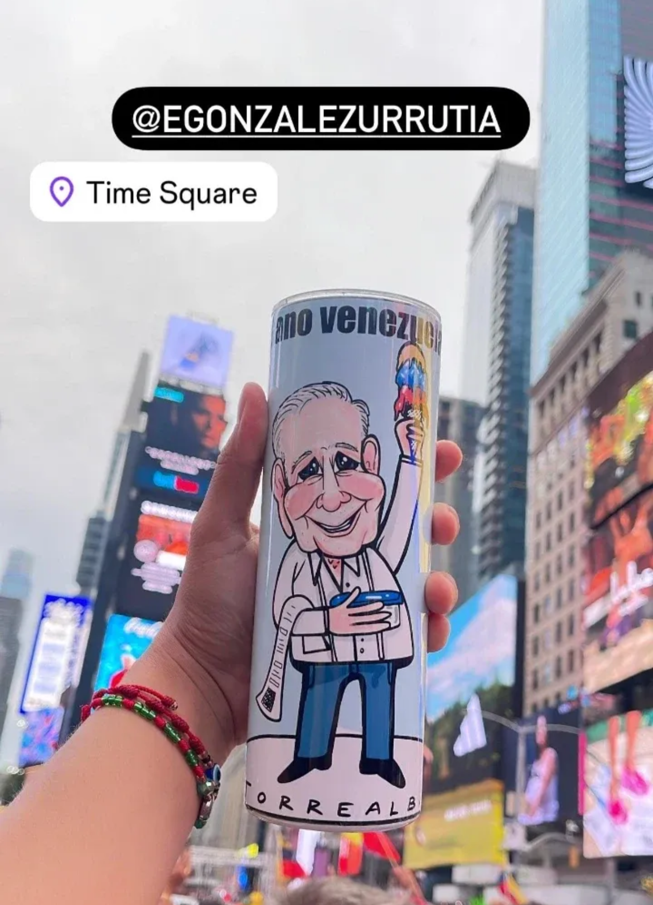 VASOS SUBLIMADOS CON IMAGEN PERSONALIZADA Y NOMBRE.